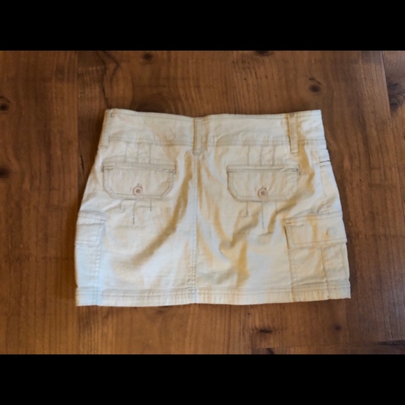 Short skirt - Picture 2 of 2